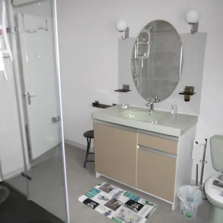 Maison De Plain-pied Avec Jardin Ombrage Et Animaux Admis, Proche Et Foret - 6 Pers - Fr-1-823-30 La Guérinière
