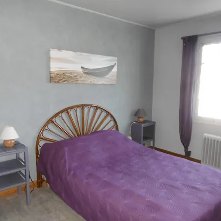 Maison De Plain-pied Avec Jardin Ombrage Et Animaux Admis, Proche Et Foret - 6 Pers - Fr-1-823-30