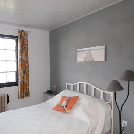 Maison De Plain-pied Avec Jardin Ombragé Et Animaux Admis, Proche Et Forêt - 6 Pers - Fr-1-823-30 La Guérinière
